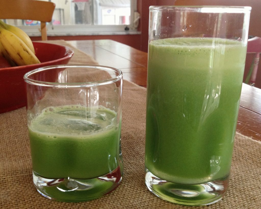 Need a healthy way to start the day? Try this recipe for green lemonade! It's the perfect blend of sweet and tangy, and the kids will love it!