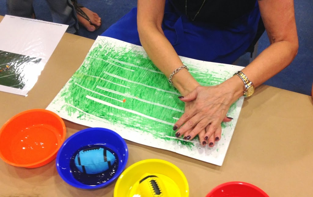Looking for a fun way to introduce football to your little ones? Try this football painting activity for kids! It's a fun art project that teaches about football in a fun and unique way.