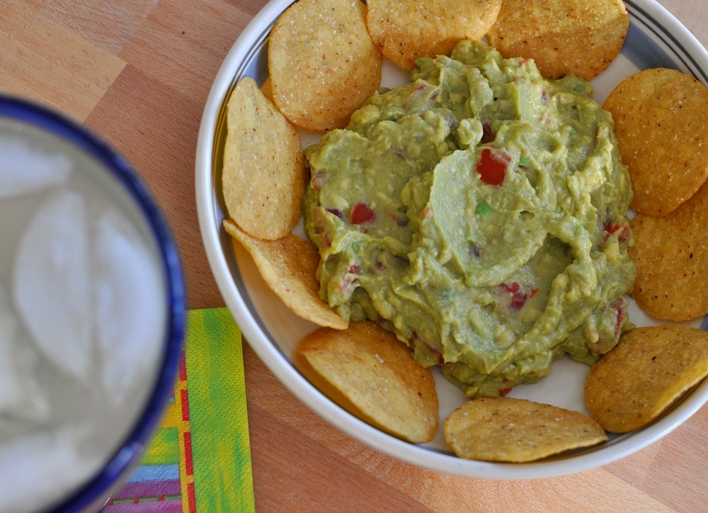 Looking for a simple yet fresh and delicious guacomole recipe? Try this! It's perfect for a backyard cookout or your cinco de Mayo parties! Plus it has a secret ingredient!