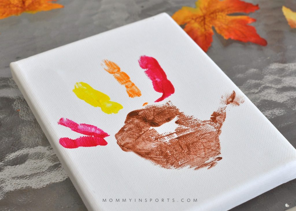 Looking to have some Thanksgiving crafting fun? Check out these 25 awesome Thanksgiving crafts for kids plus a cute turkey hand print!