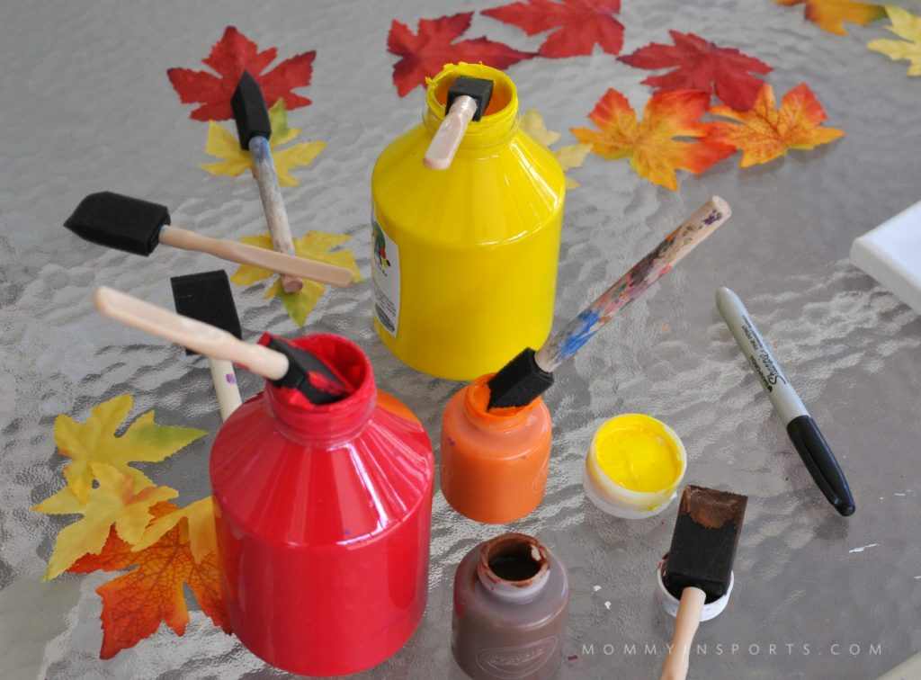 Looking to have some Thanksgiving crafting fun? Check out these 25 awesome Thanksgiving crafts for kids plus a cute turkey hand print!