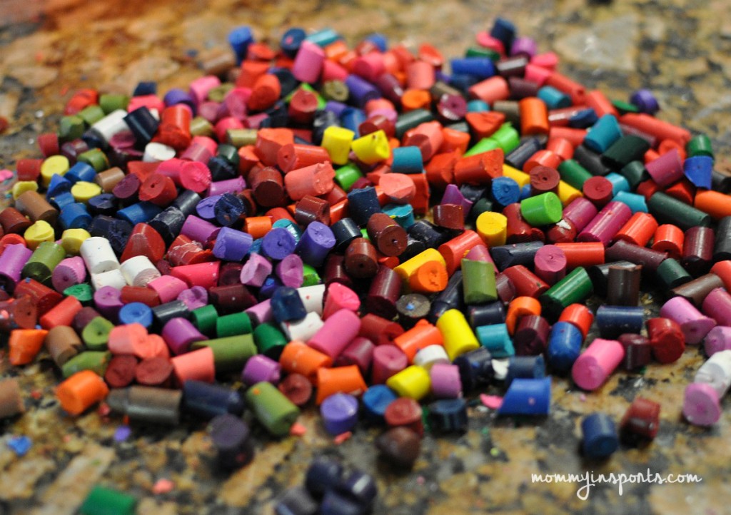 Looking for a way to upcycle those broken crayons? Save this project for a rainy day and turn those crayons into DIY Crayon Party Favors!