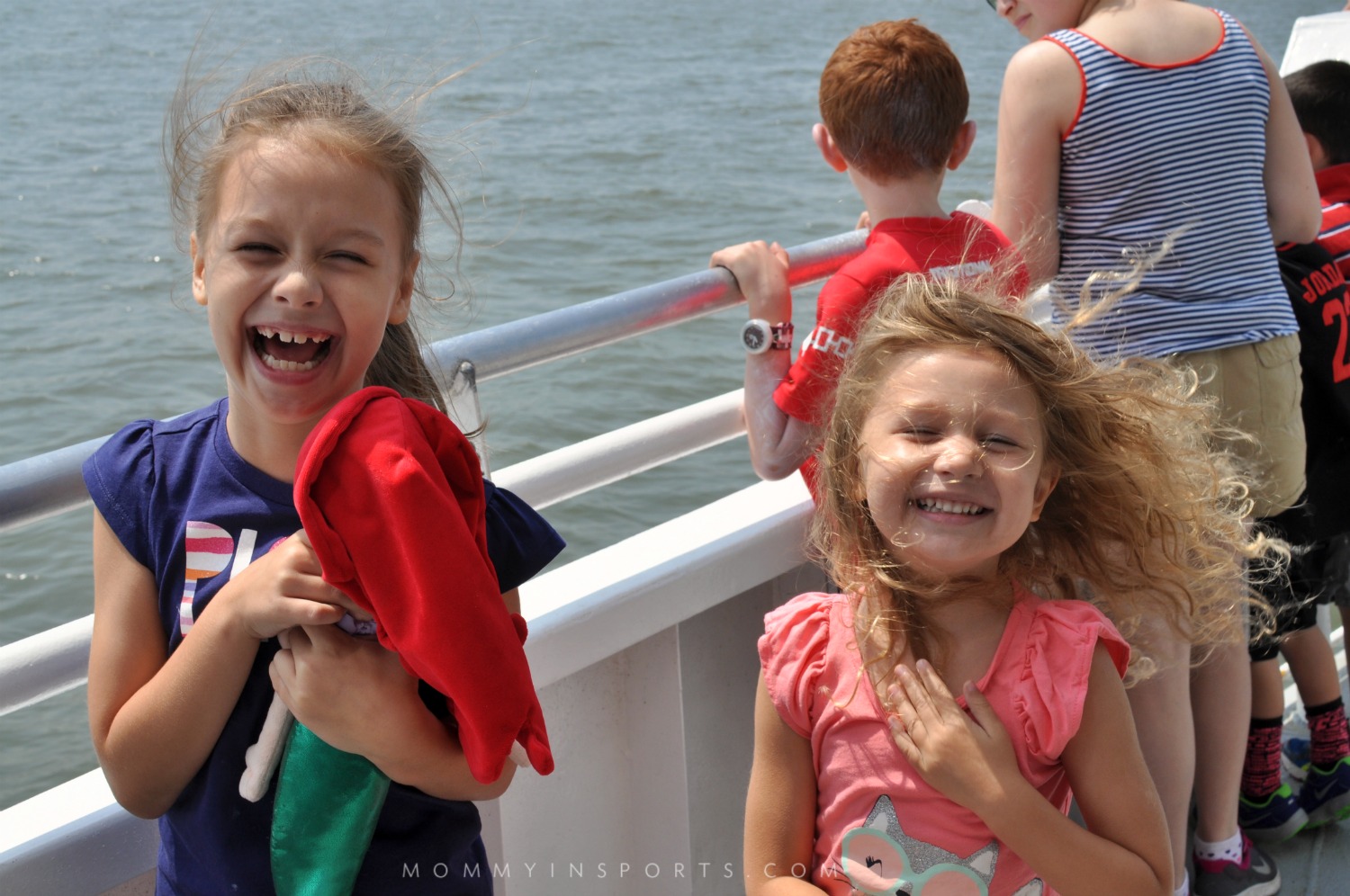 Planning a family vacation to New York City? Read this first, and learn some family friendly & money saving tips about navigating the big apple with your little ones! 