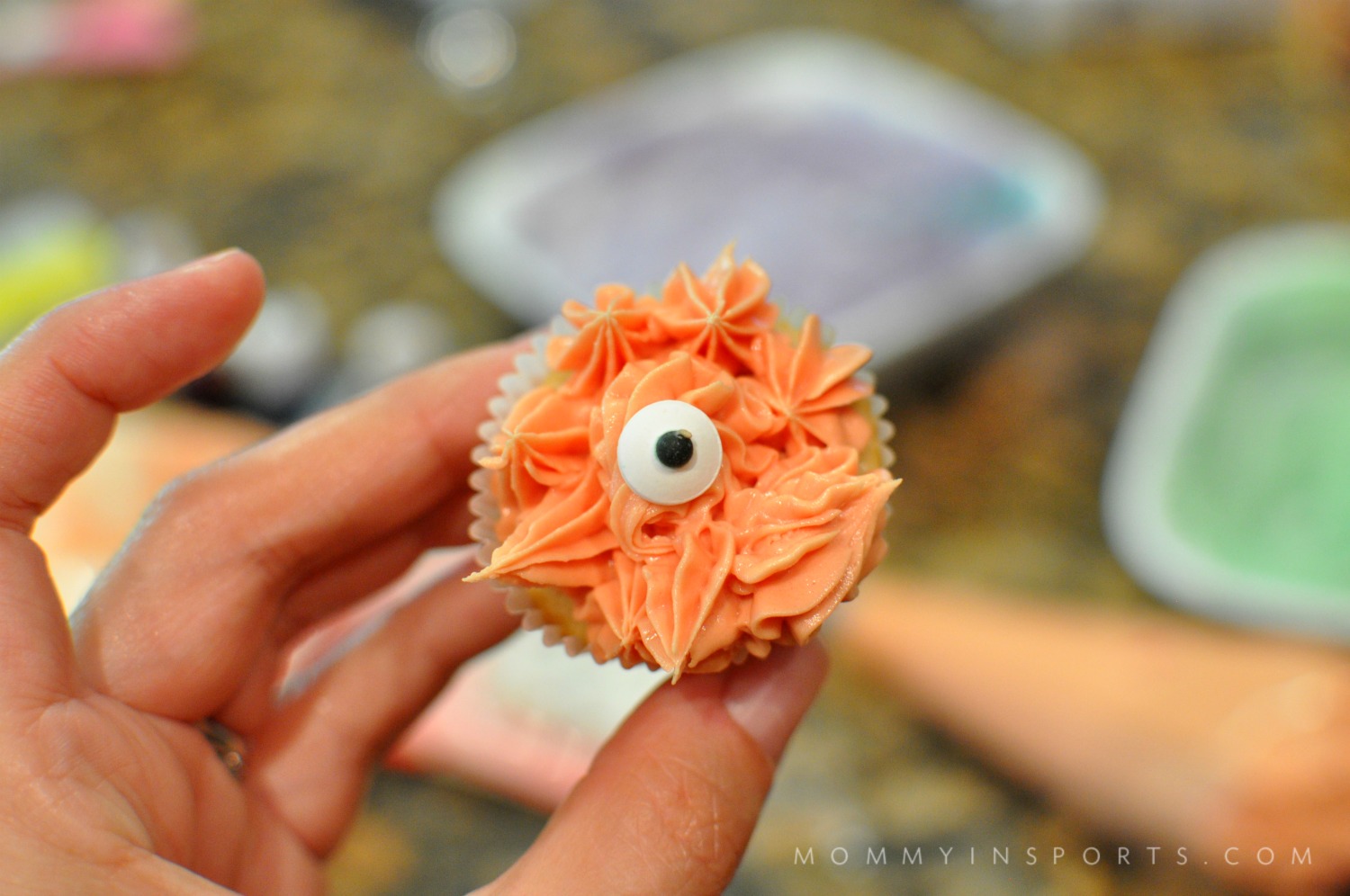 Looking for a scary treat that isn't full of harmful chemicals? Try these natural food dye monster cupcakes, which are so easy to make your kids can do them! There's no wrong way to create a monster!