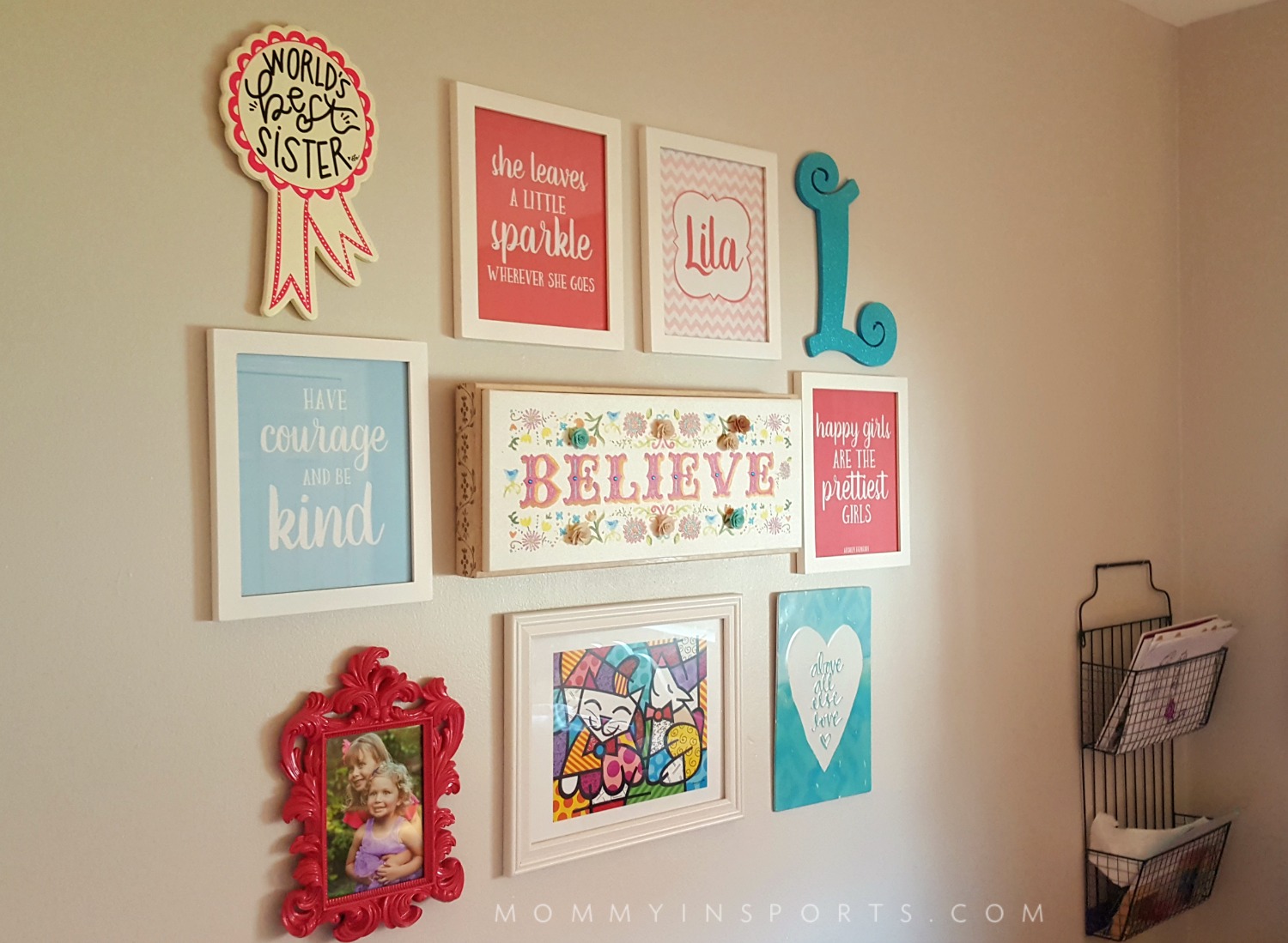 Is your daughter looking for a big girl room? Try this girl boss makeover with FREE quote printables! Perfect to inspire your budding tween!