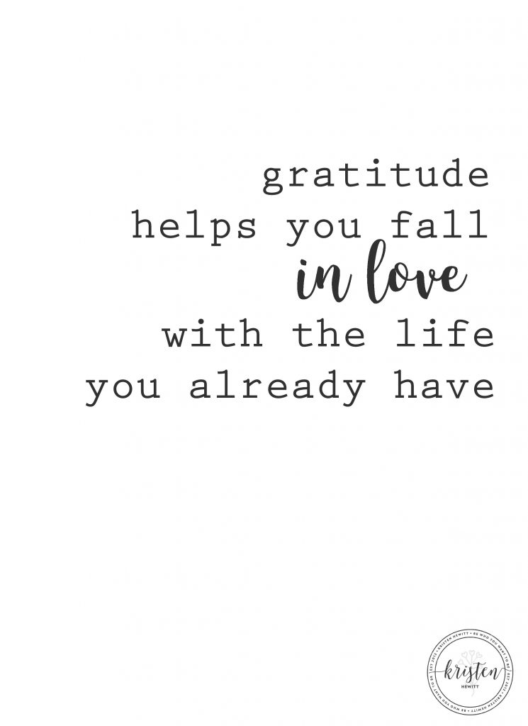 Would you like to win a gratitude journal? Learn how to start a gratitude practice and download this adorable free gratitude quote printable!